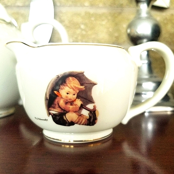 New in Box Hummel Porcelain Tea Set ,'Stormy Weath - Picture 3 of 7